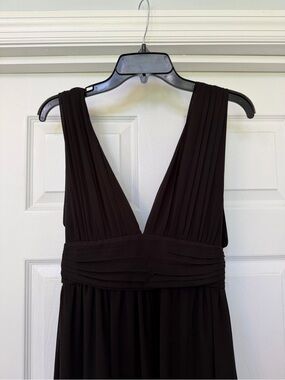 Lulu's Black V-Neck Pleated Maxi Dress